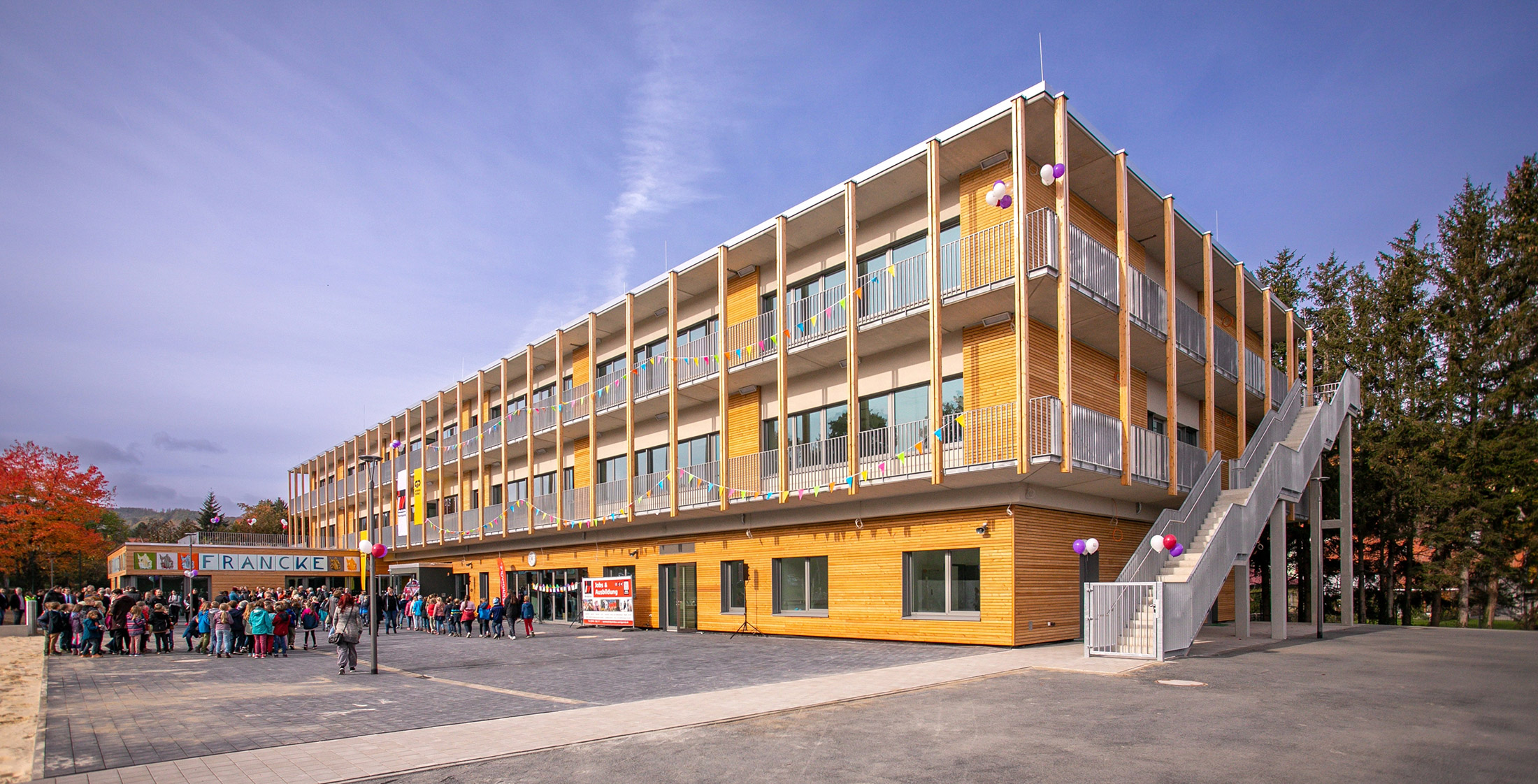 Gruppe Maskieren 602x